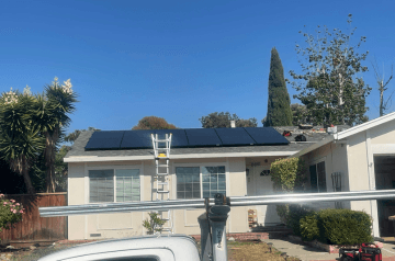 Home battery backup keeping essential appliances powered during a PG&E outage in Milpitas