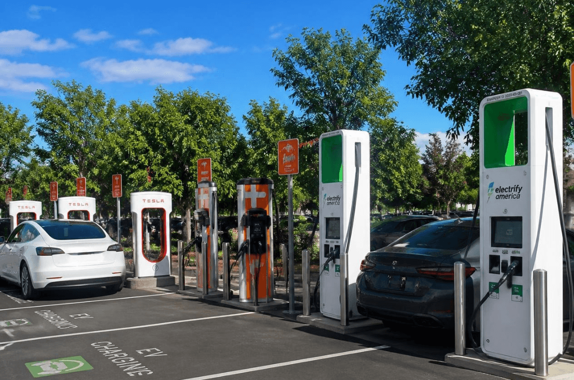 Public EV charging stations in Santa Clara including Tesla Supercharger and ChargePoint chargers